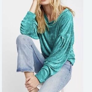 New Free People Milan crushed velvet pullover with balloon sleeves
